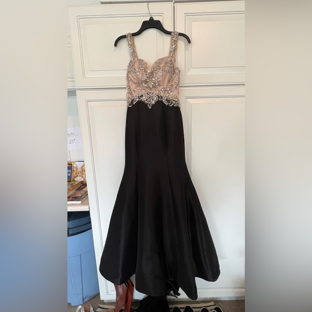 Mac Duggal formal dress size 2
